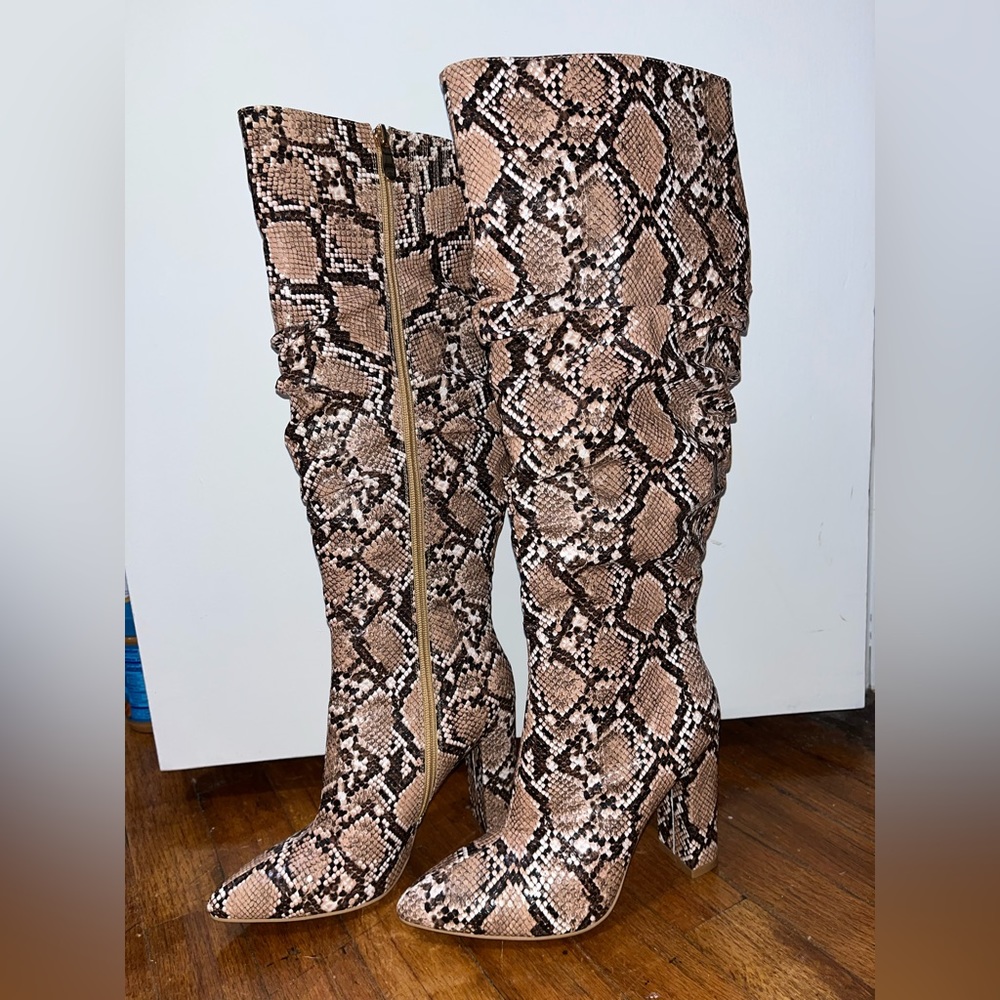 Matching Snakeskin boots AND purse